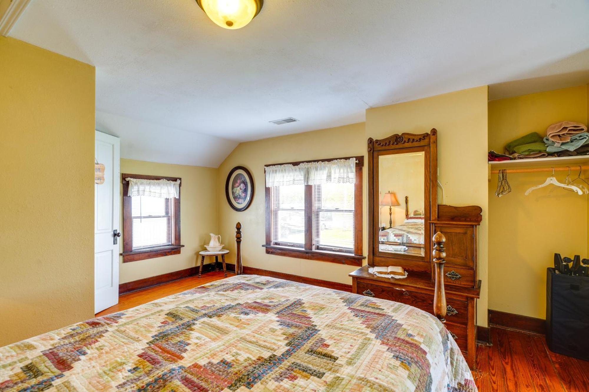 Spacious Owensville Getaway With Winery On-Site! Exterior photo