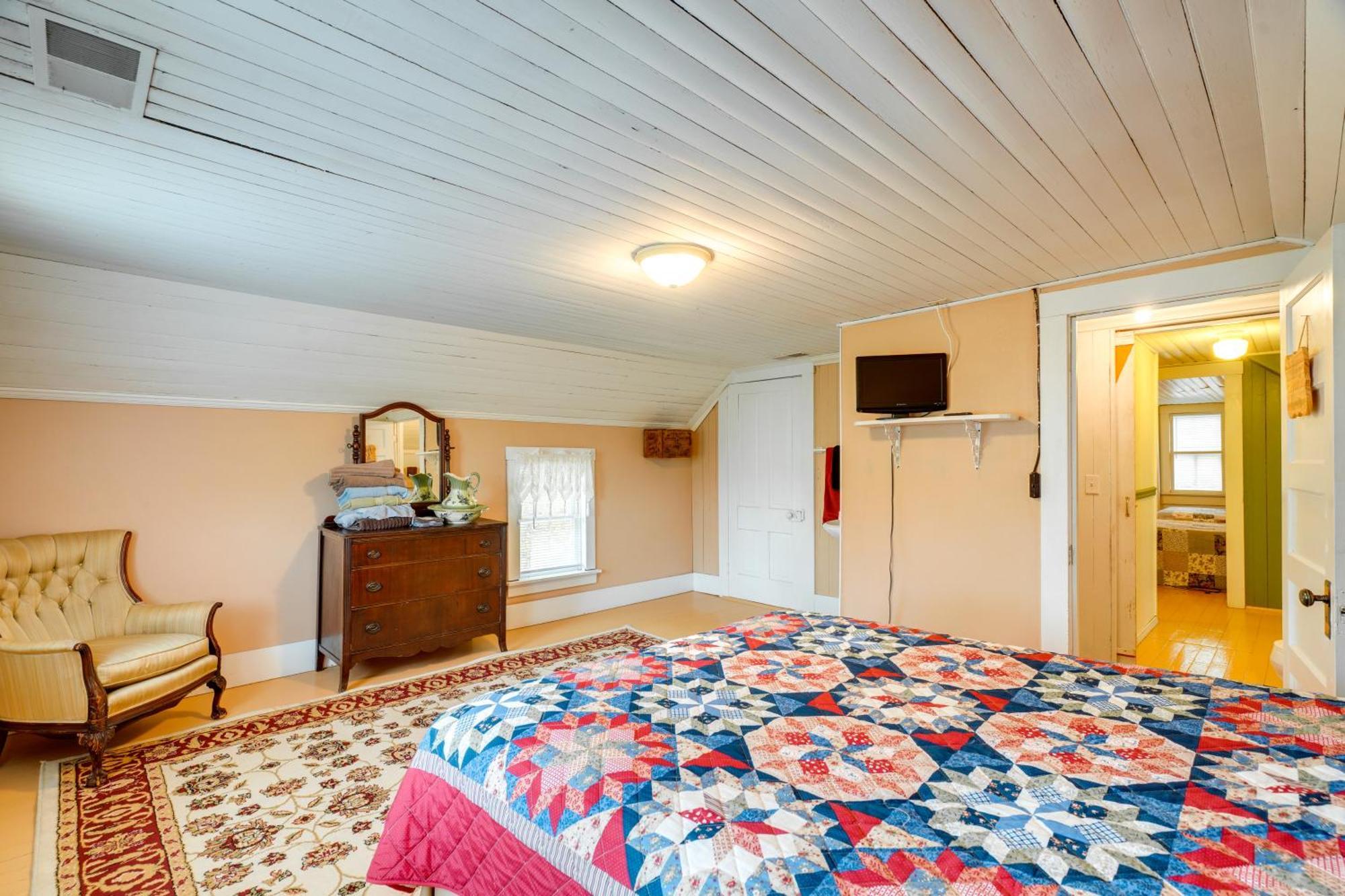 Spacious Owensville Getaway With Winery On-Site! Exterior photo