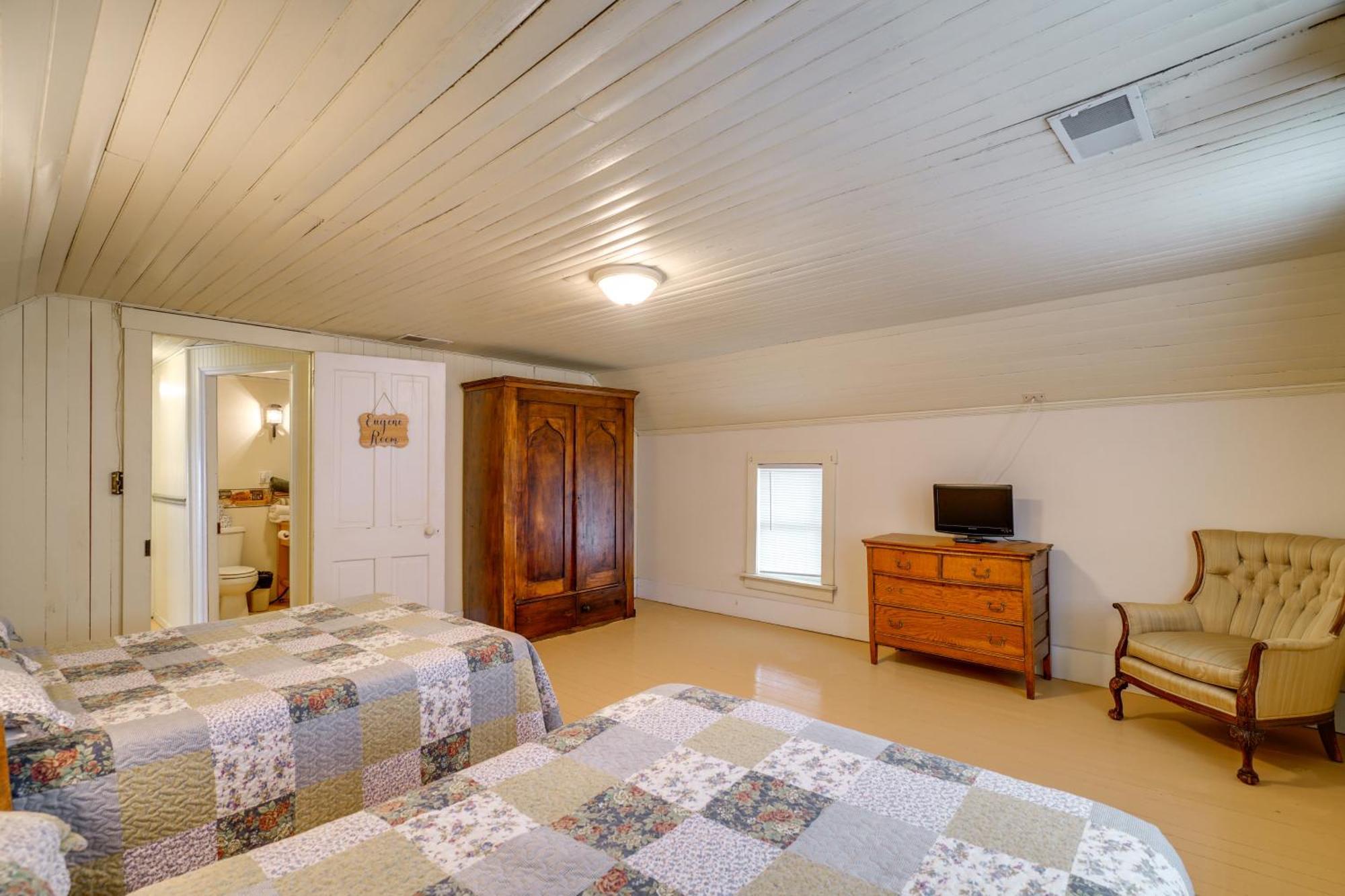 Spacious Owensville Getaway With Winery On-Site! Exterior photo