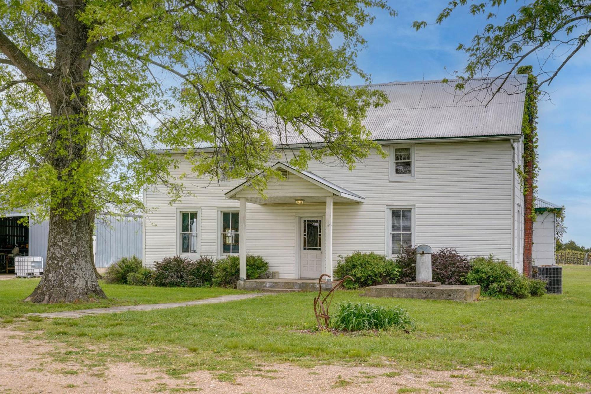 Spacious Owensville Getaway With Winery On-Site! Exterior photo