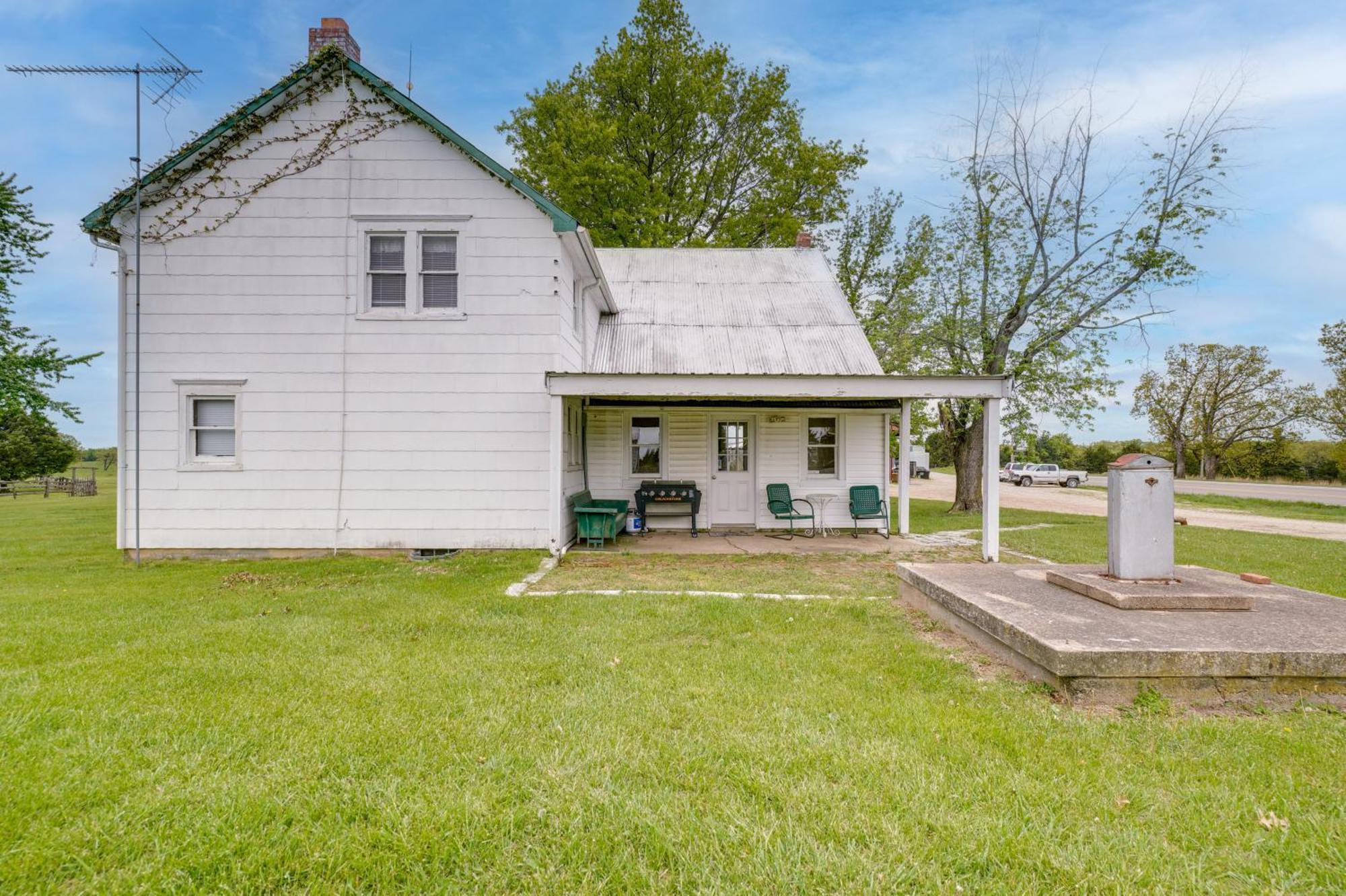 Spacious Owensville Getaway With Winery On-Site! Exterior photo