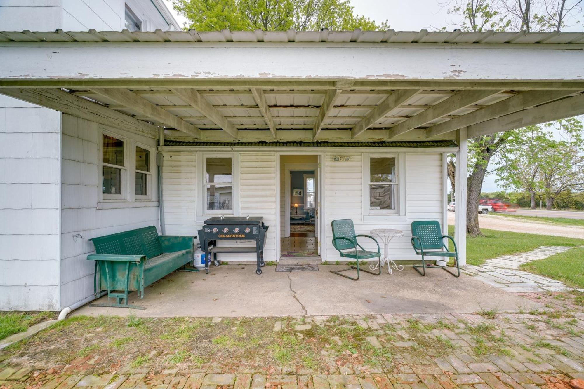 Spacious Owensville Getaway With Winery On-Site! Exterior photo