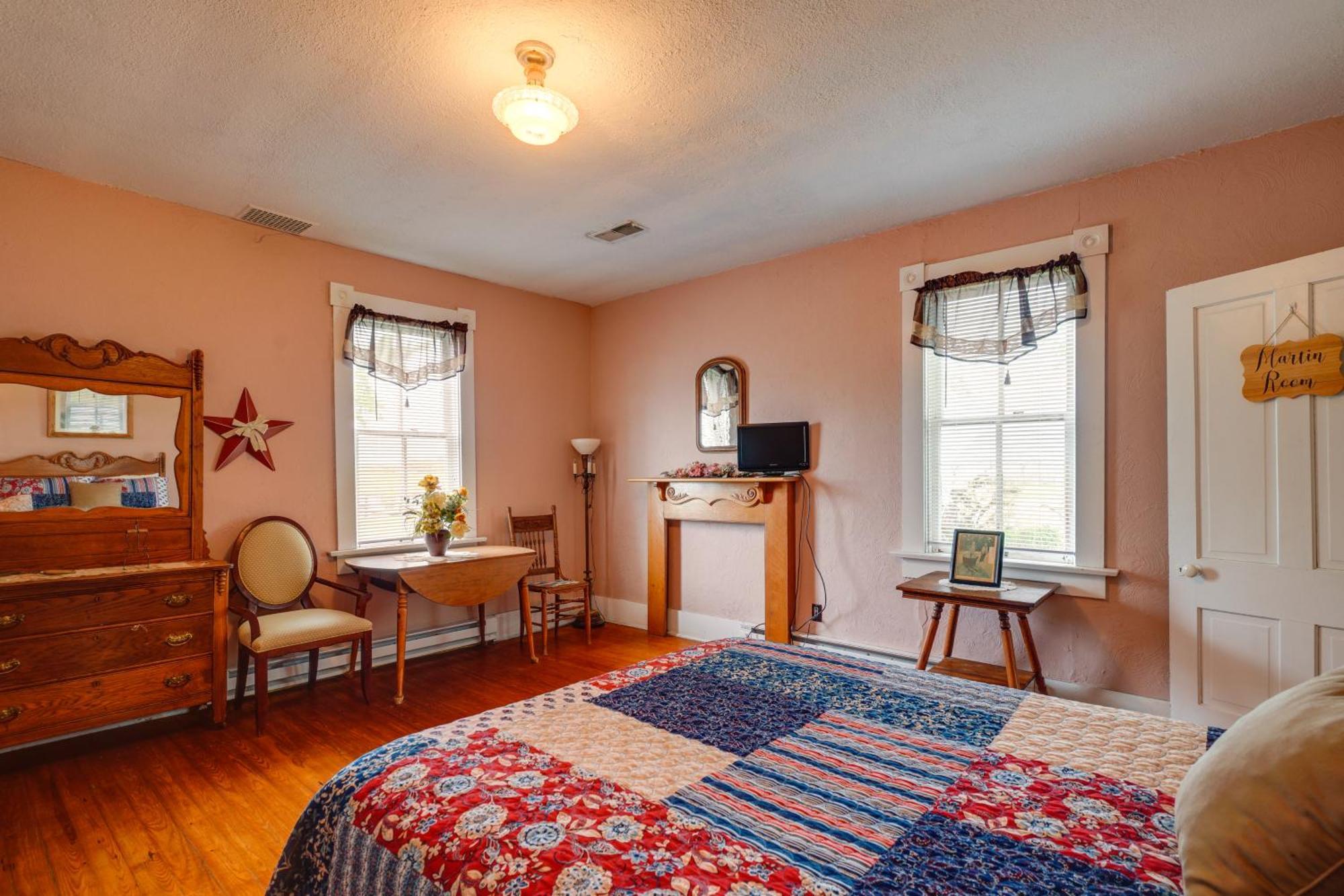 Spacious Owensville Getaway With Winery On-Site! Exterior photo
