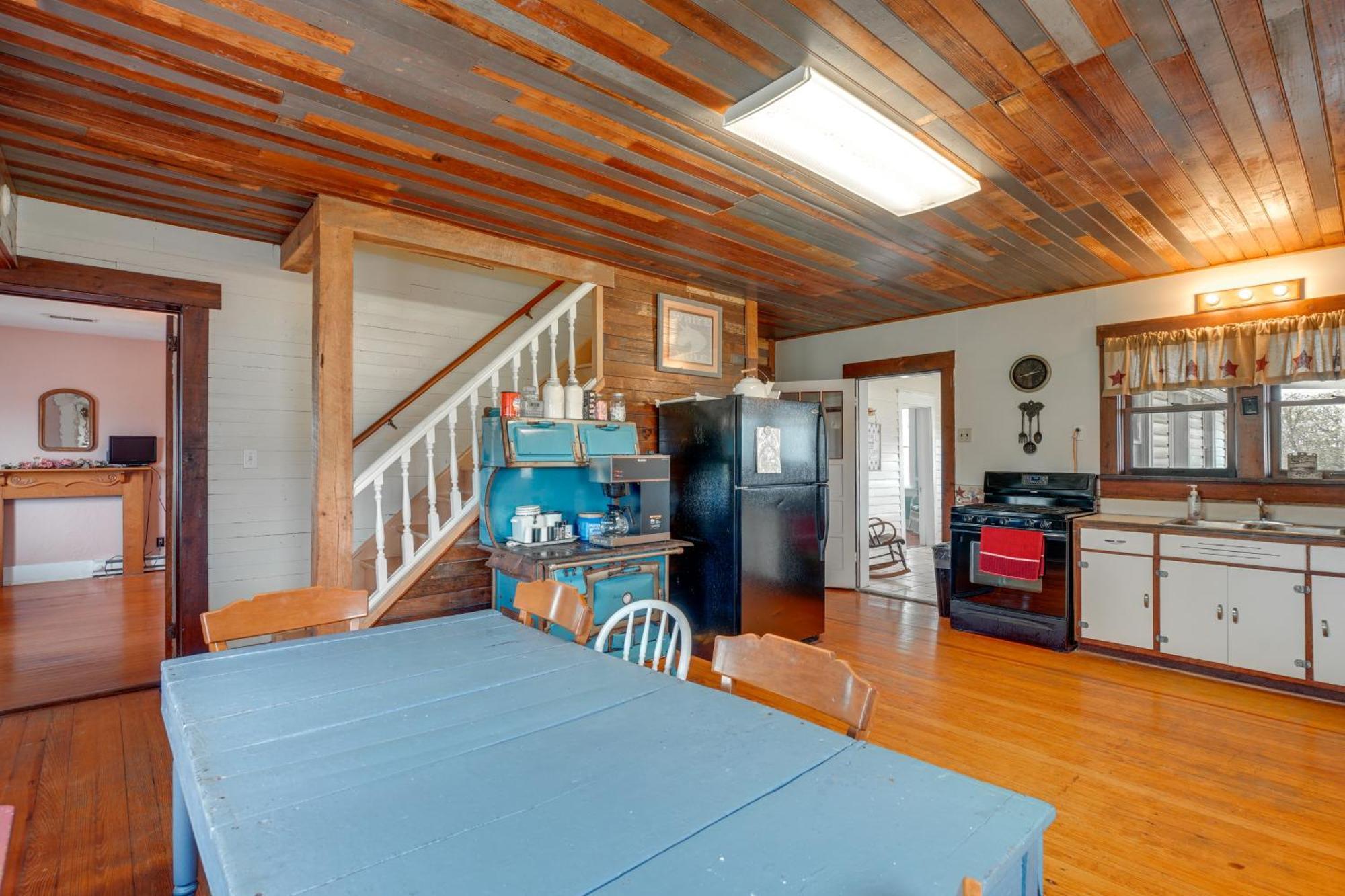 Spacious Owensville Getaway With Winery On-Site! Exterior photo